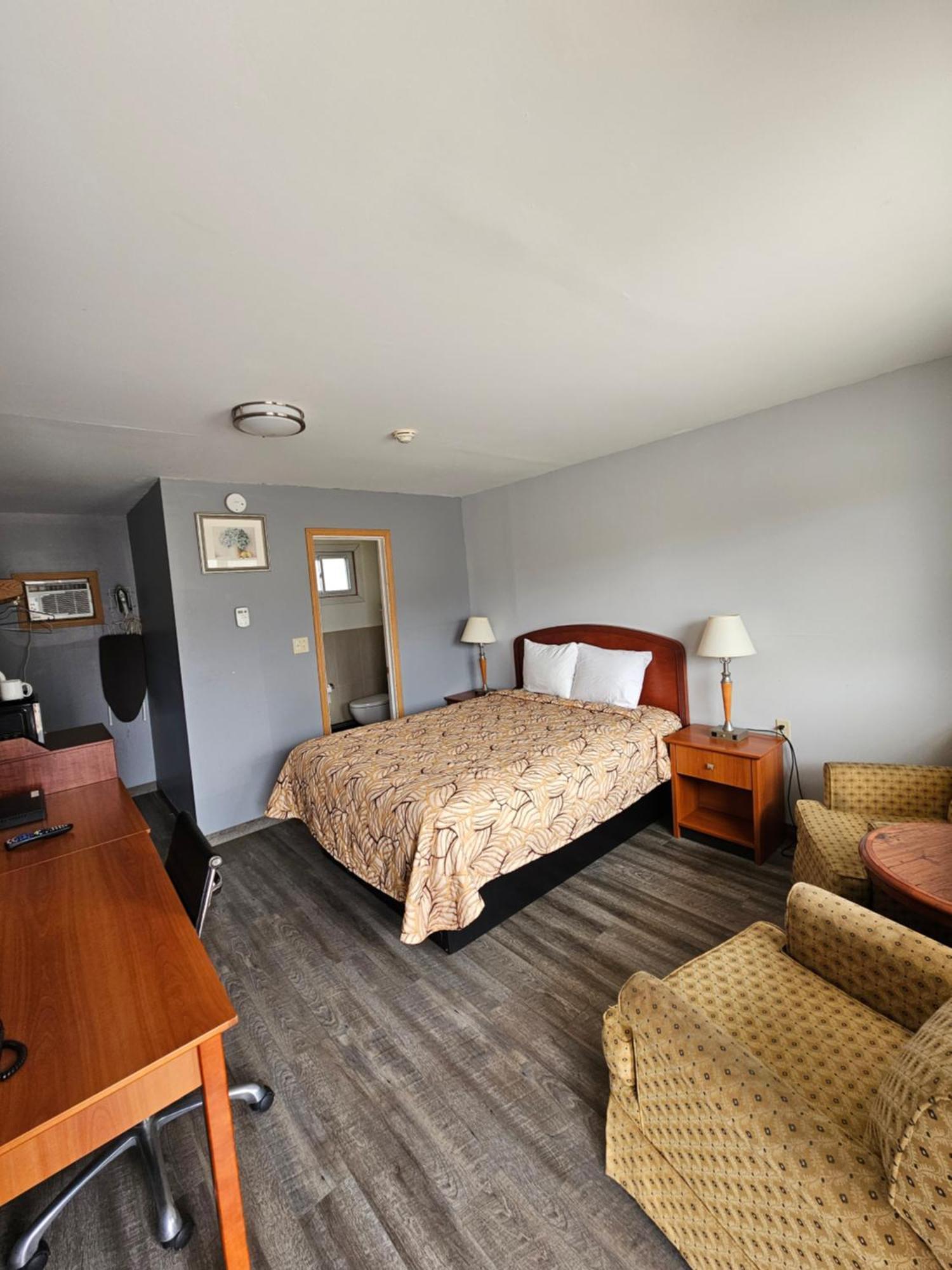 Mount Forest Forest Plaza Motel מראה חיצוני תמונה
