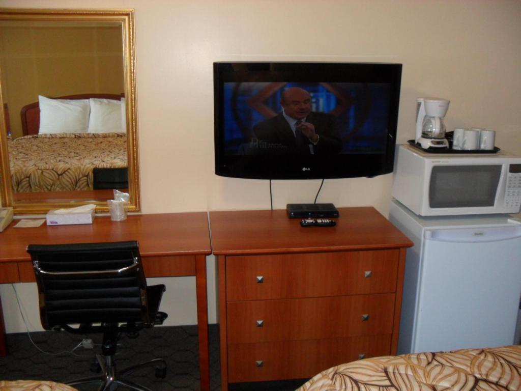 Mount Forest Forest Plaza Motel מראה חיצוני תמונה