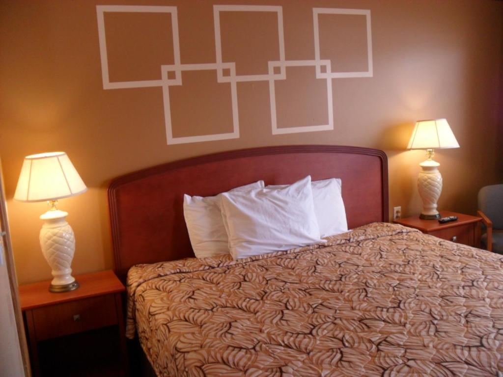 Mount Forest Forest Plaza Motel מראה חיצוני תמונה